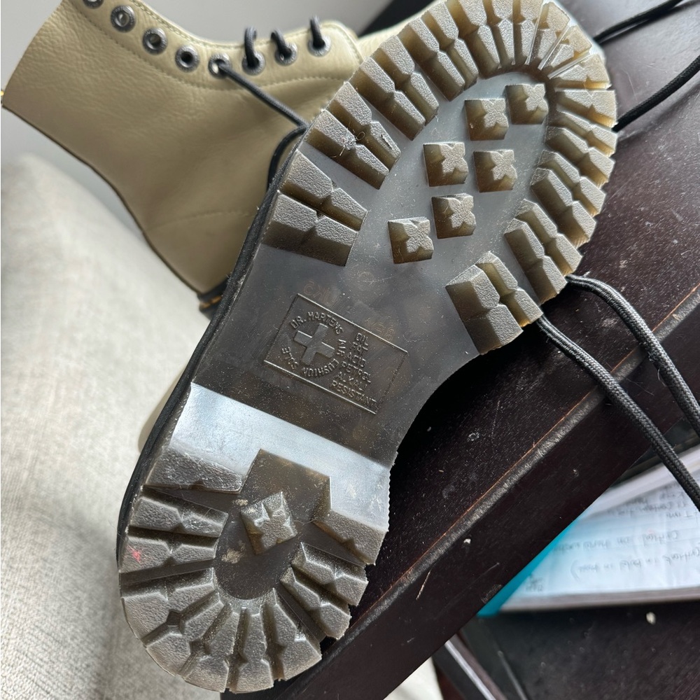 Size 7 - Picture 3 of 3